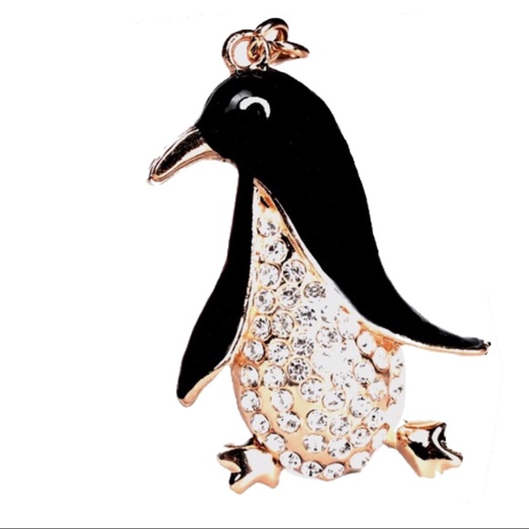 Accessories - PENGUIN KEYCHAIN / BACKPACK CHARM           🎉HP🎉